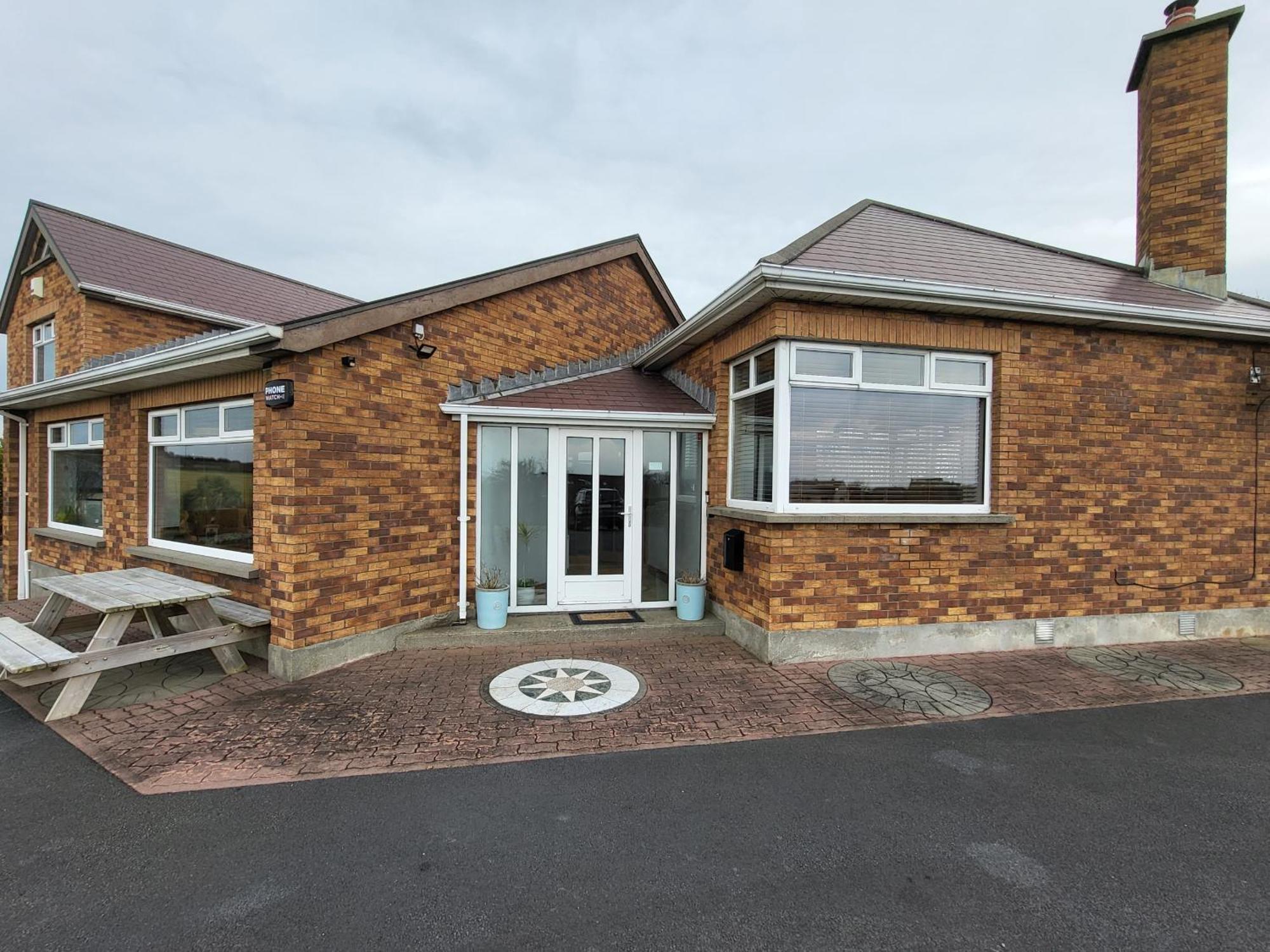 Villa Red Brick House Rosses Point Sligo Exterior foto
